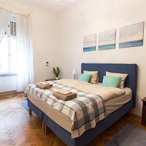 Beautiful Spacious Three-Room Suite Close To Buda Castle Budapest